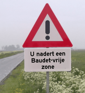 verkeersbord met tekst: 'u nadert een Baudet-vrije zone'